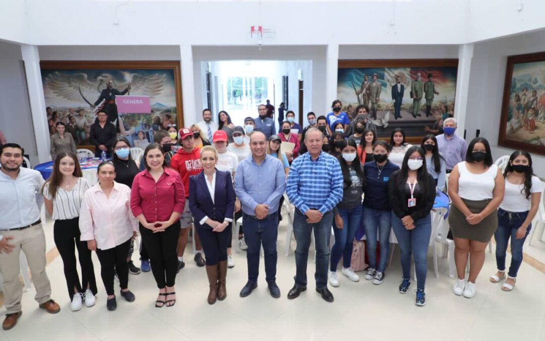Lleva Alejandra Reynoso el Money Challenge al   Municipio de Cortazar